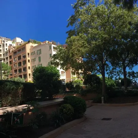 Apartment Monaco, Elegant & Quiet Renovated Apartment, In Fontvieille District, With Terrace & Pool, 15Min Walk To Port Hercule